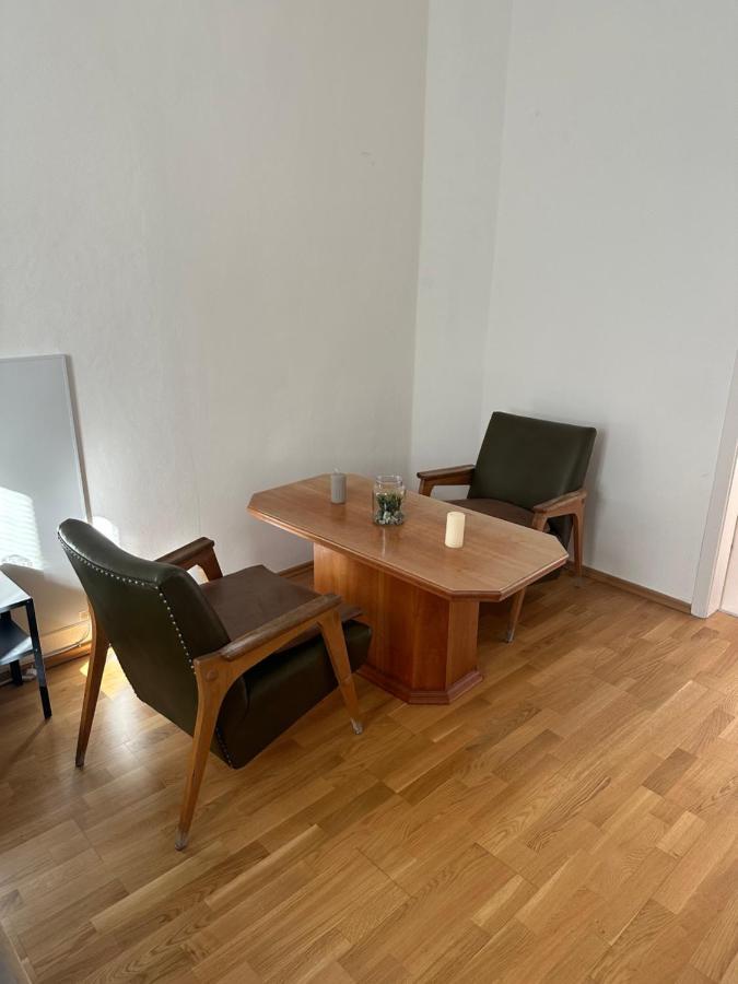 Central Plaza Mini Apartment 1 Брук-ан-дер-Лайта Екстер'єр фото
